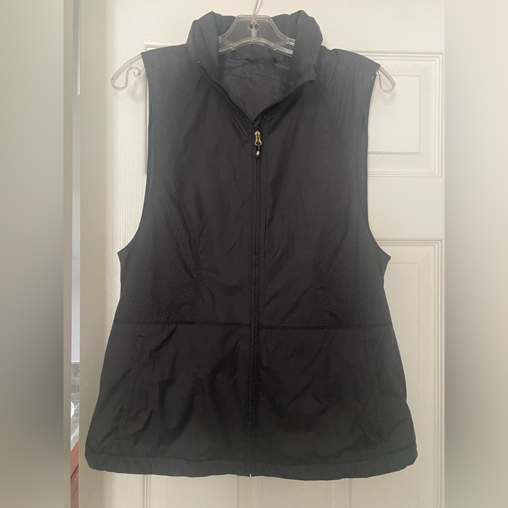 Lululemon women’s size 8 packable vest